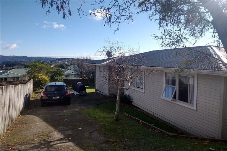 Photo of property in 73 Arahura Crescent, Waitangirua, Porirua, 5024