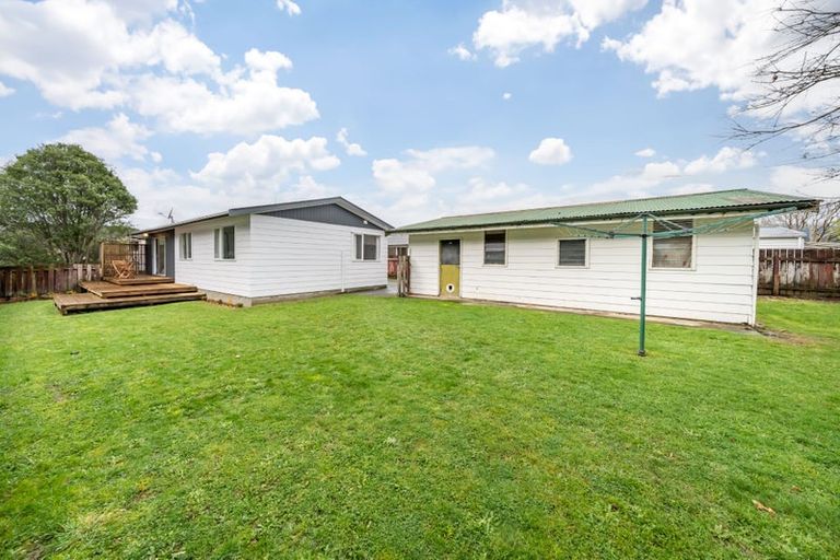 Photo of property in 37 Tacoma Drive, Totara Park, Upper Hutt, 5018