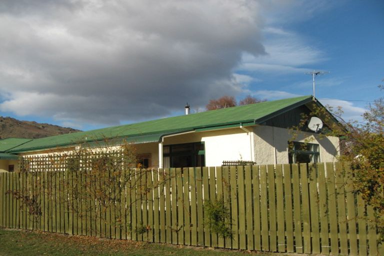 Photo of property in 6 Donegal Street, Cromwell, 9310