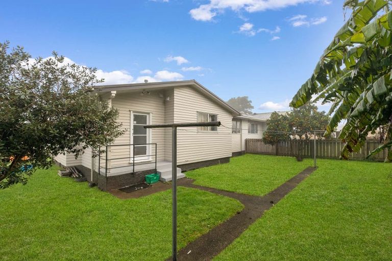 Photo of property in 1/12 Citril Place, Red Hill, Papakura, 2110