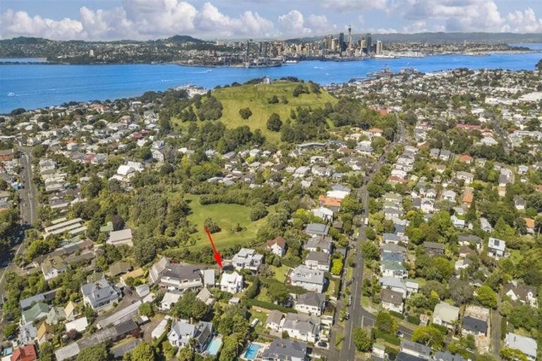 Photo of property in 44a Albert Road, Devonport, Auckland, 0624