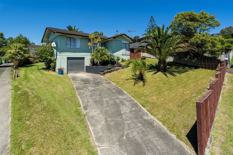Photo of property in 13 Spinella Drive, Bayview, Auckland, 0629