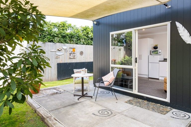 Photo of property in 6 Wellwood Terrace, Te Awanga, 4102