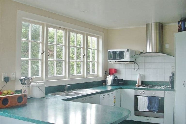 Photo of property in 10 Racecourse Road, Waiuku, 2123