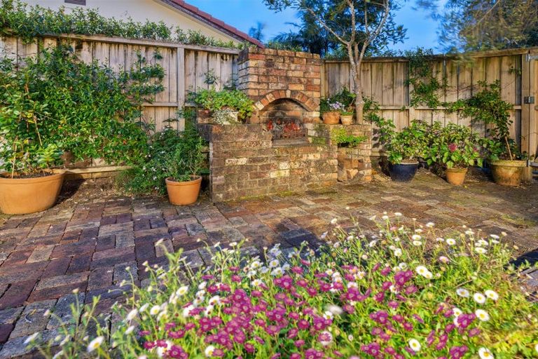 Photo of property in 2/2 Evan Street, Belmont, Auckland, 0622