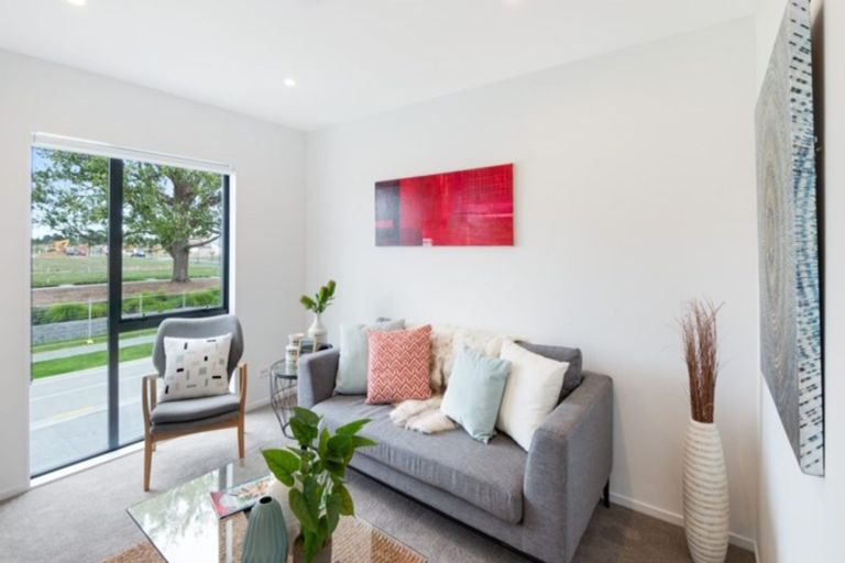 Photo of property in 16 Orford Lane, Takanini, 2112