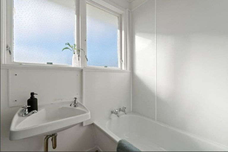 Photo of property in 70-72 Waihemo Street, Waitangirua, Porirua, 5024