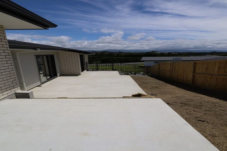 Photo of property in 8 Herring Place, Omokoroa, 3114