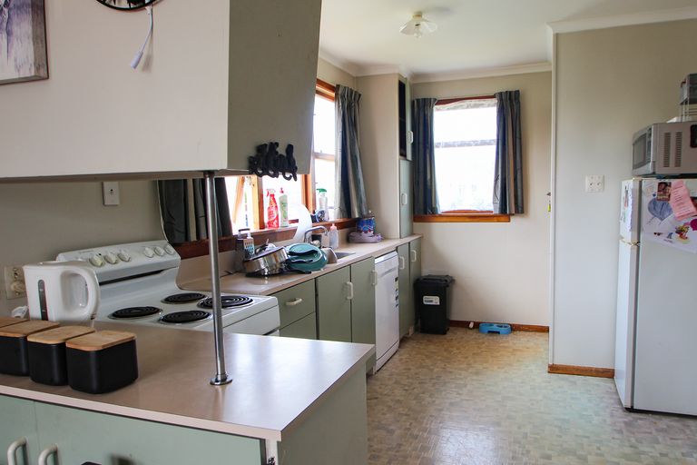 Photo of property in 21 Glendale Crescent, Holmes Hill, Oamaru, 9401