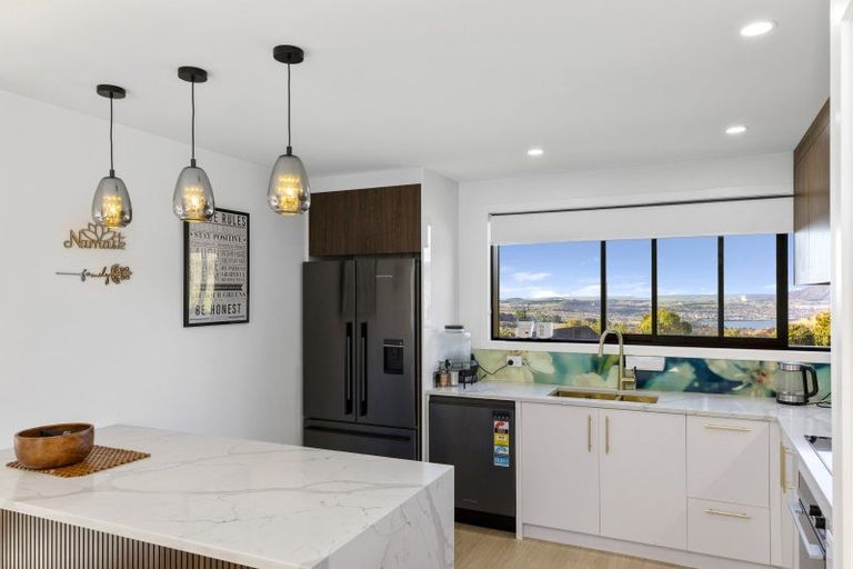 Photo of property in 5 Grandview Lane, Acacia Bay, 3385