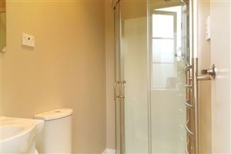 Photo of property in 22 Piko Crescent, Riccarton, Christchurch, 8041