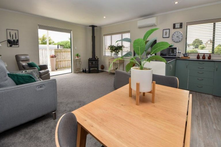 Photo of property in 19a Charles Street, Carterton, 5713