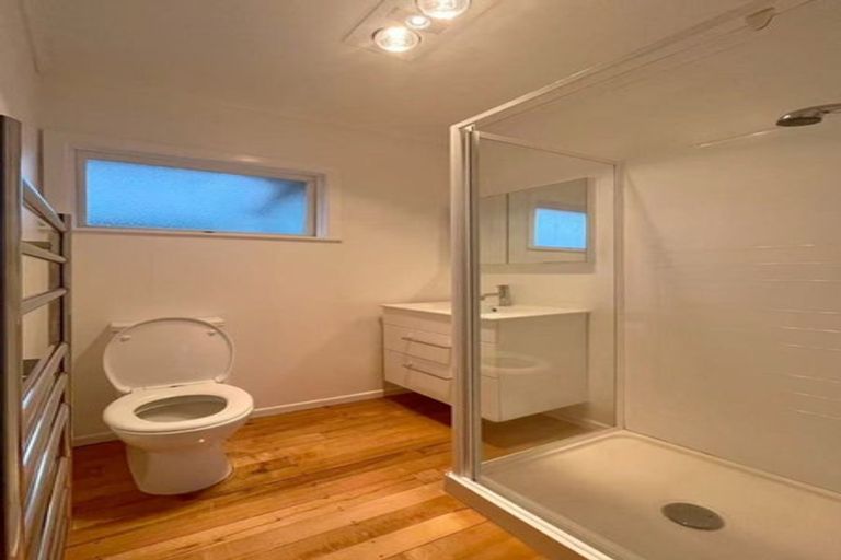 Photo of property in 4/13a Evelyn Place, Hillcrest, Auckland, 0627