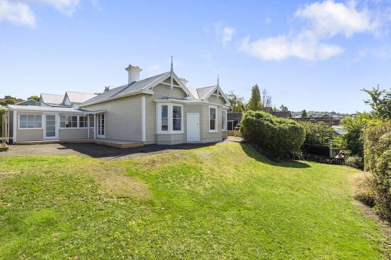 Photo of property in 28 Argyle Street, Mornington, Dunedin, 9011