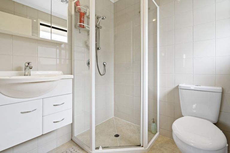 Photo of property in 31a Archibald Road, Kelston, Auckland, 0602