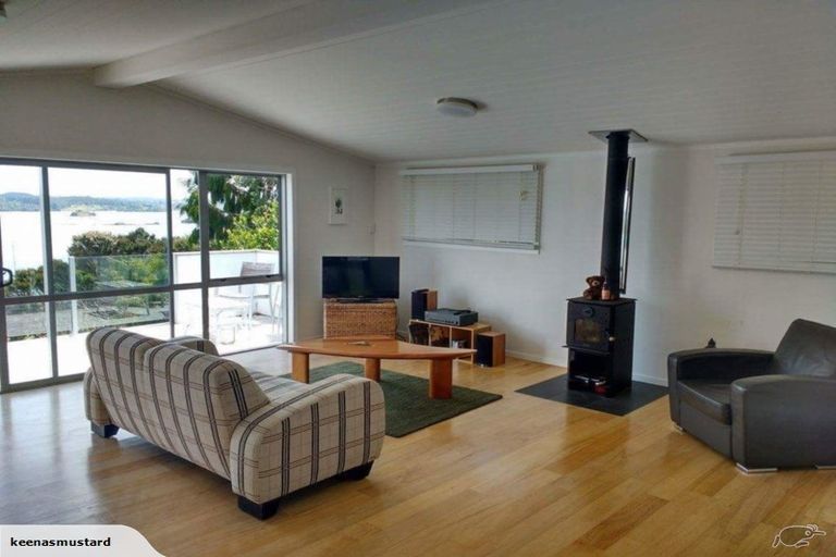 Photo of property in 84 Doves Bay Road, Kerikeri, 0294