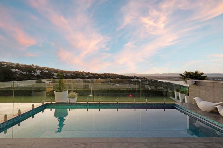 Photo of property in 6 Gazelle Lane, Redcliffs, Christchurch, 8081