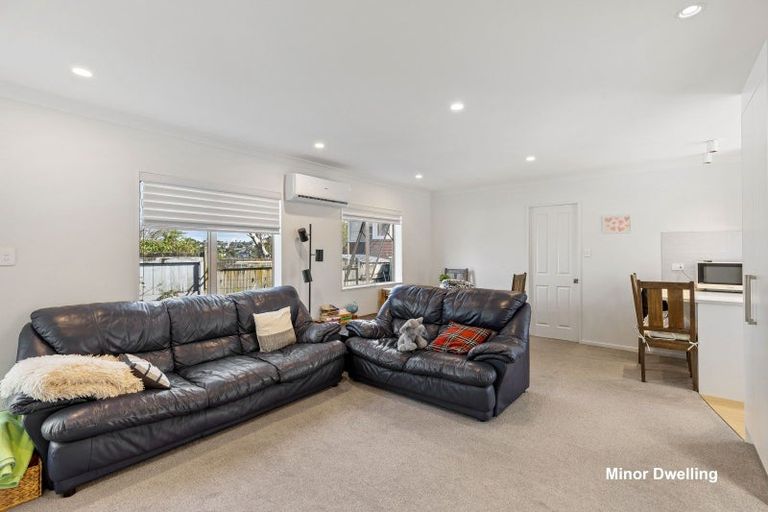 Photo of property in 18 Folkestone Street, Murrays Bay, Auckland, 0630