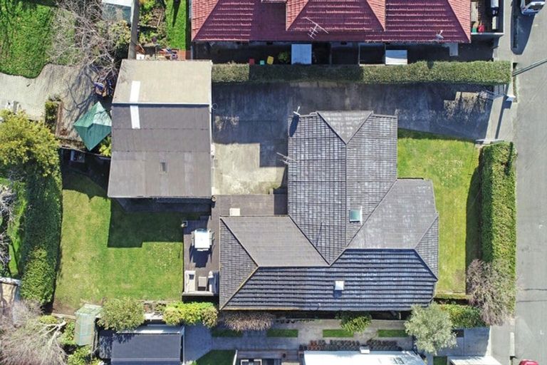 Photo of property in 37 Searells Road, Strowan, Christchurch, 8052