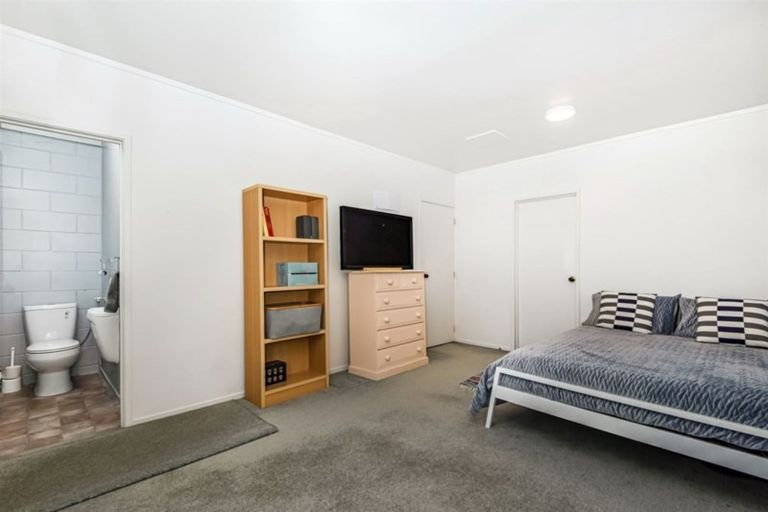 Photo of property in 101 Stapleford Crescent, Browns Bay, Auckland, 0630