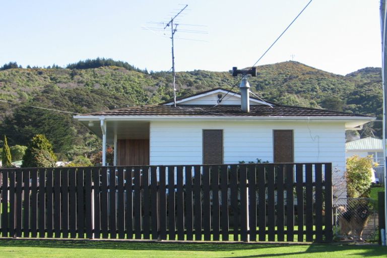 Photo of property in 77 Watt Street, Featherston, 5710