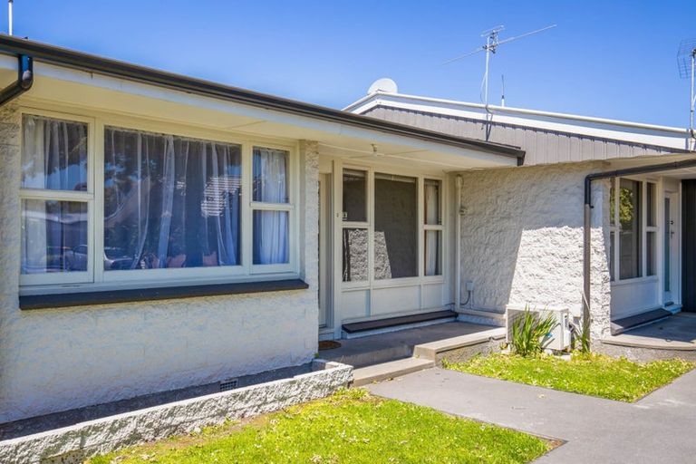Photo of property in 2/60 Avalon Street, Richmond, Christchurch, 8013