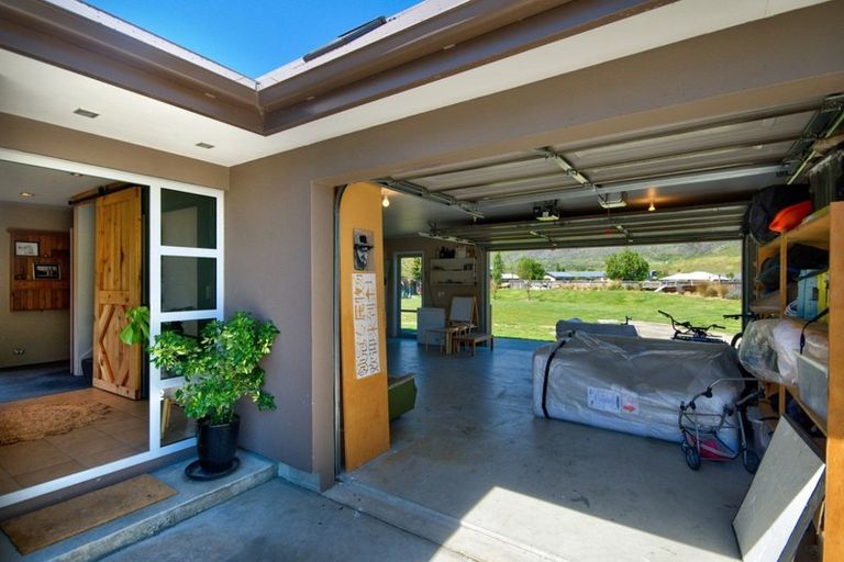 Photo of property in 11 Poolburn Court, Lake Hayes, Queenstown, 9304