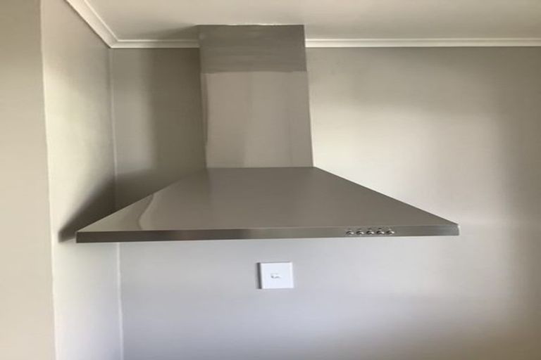 Photo of property in 1/10 Trevethick Grove, Woburn, Lower Hutt, 5010