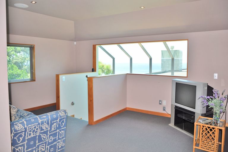 Photo of property in 116 Lax Crescent, Leigh, 0985