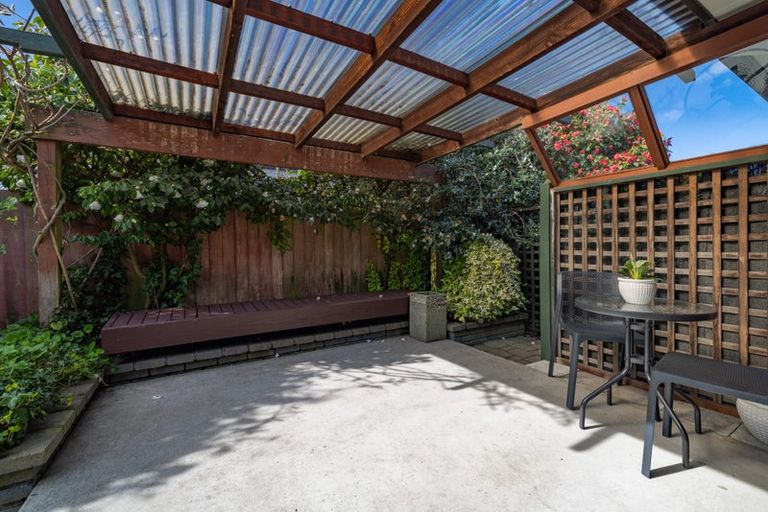 Photo of property in 2/6 Goodall Place, Redwood, Christchurch, 8051