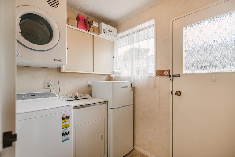 Photo of property in 4 Mcarthur Street, Terrace End, Palmerston North, 4410