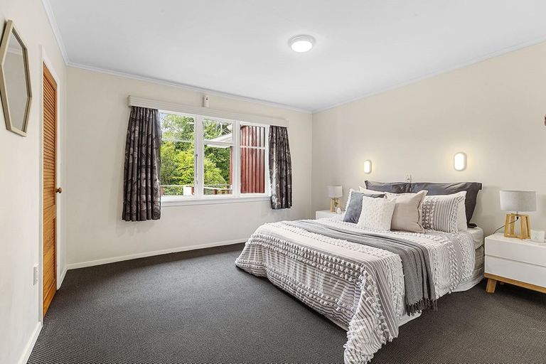 Photo of property in 11 Cecil Road, Tawa, Wellington, 5028