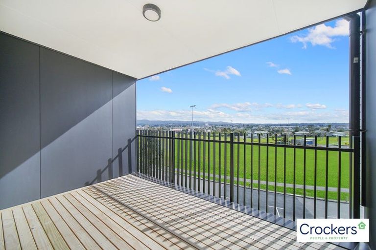 Photo of property in 6/8 Treasure Lane, Te Atatu South, Auckland, 0610
