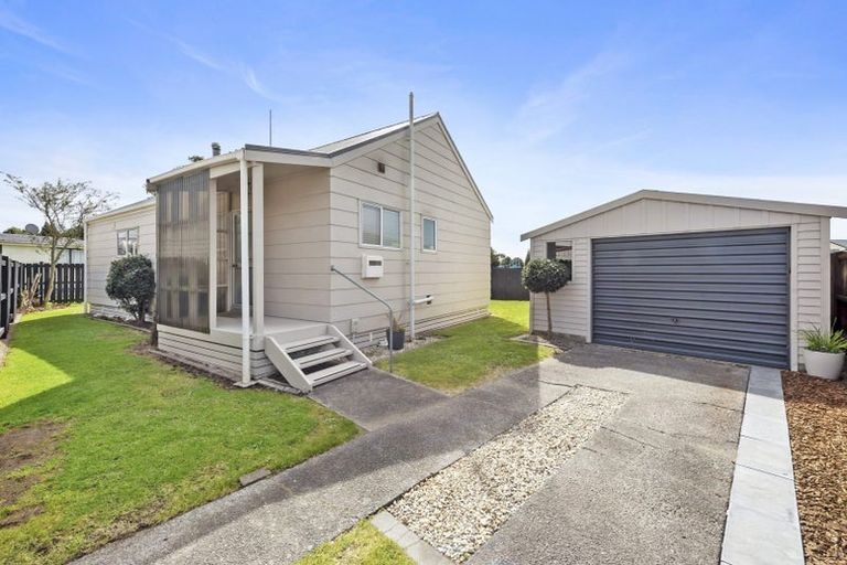 Photo of property in 24 Garland Drive, St Andrews, Hamilton, 3200