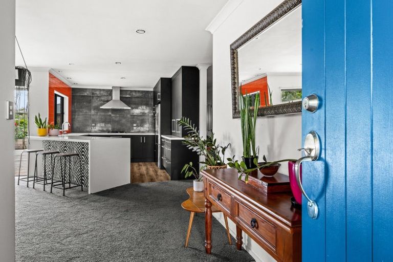 Photo of property in 28 Guthrie Road, Havelock North, 4130