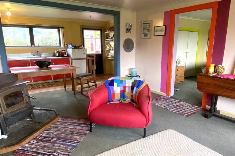 Photo of property in 30 Stafford Street, Blackball, 7804