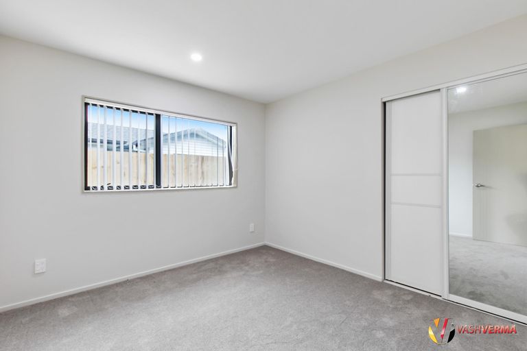 Photo of property in 93c Maplesden Drive, Clendon Park, Auckland, 2103