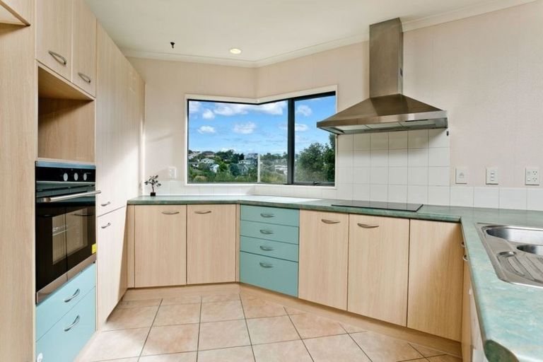Photo of property in 16 Phoebe Meikle Place, Torbay, Auckland, 0630