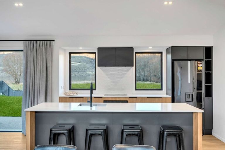 Photo of property in 14 Arion Court, Mount Pisa, Cromwell, 9383