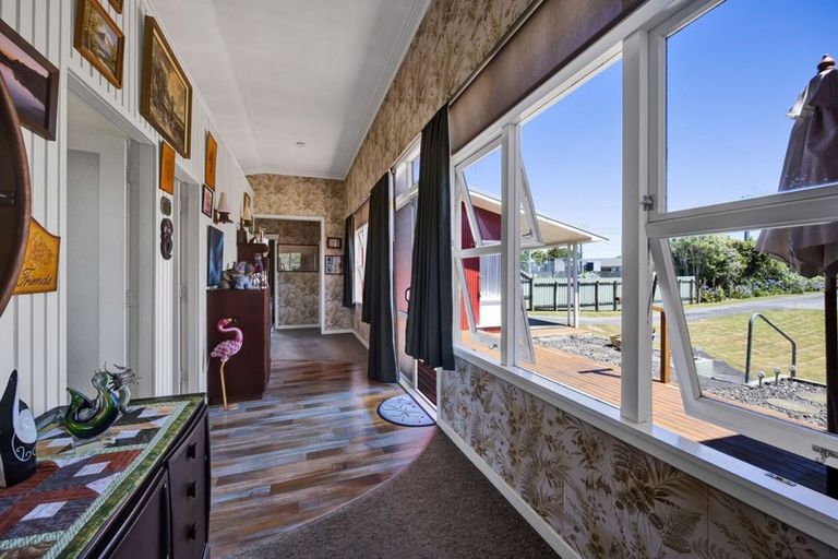 Photo of property in 24 Tarahua Road, Vogeltown, New Plymouth, 4310