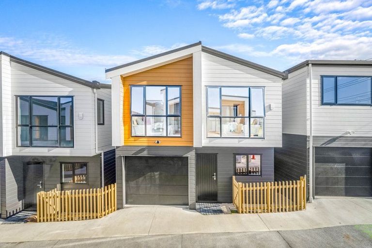 Photo of property in 108e Taikata Road, Te Atatu Peninsula, Auckland, 0610