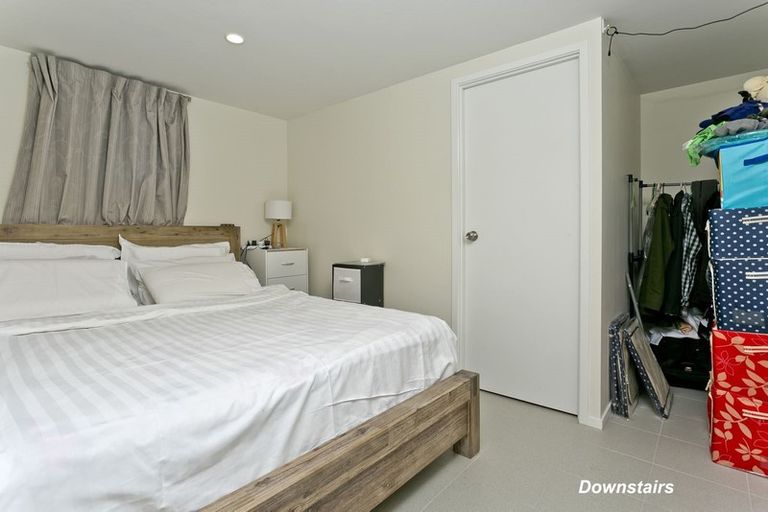 Photo of property in 2/1 Cantina Avenue, Bayview, Auckland, 0629