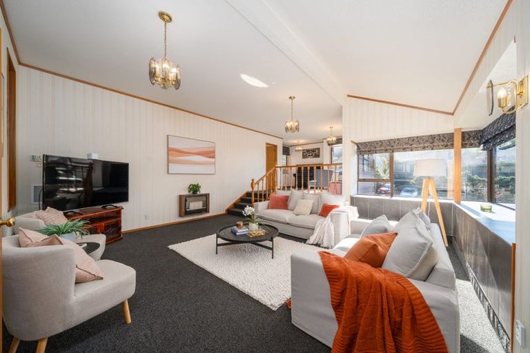 Photo of property in 11 Duval Grove, Tawa, Wellington, 5028