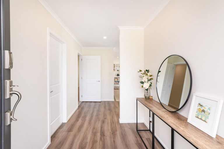 Photo of property in 2 Henty Lane, Marton, 4710