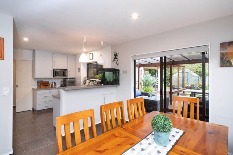 Photo of property in 14 Kingsgate Avenue, Havelock North, 4130