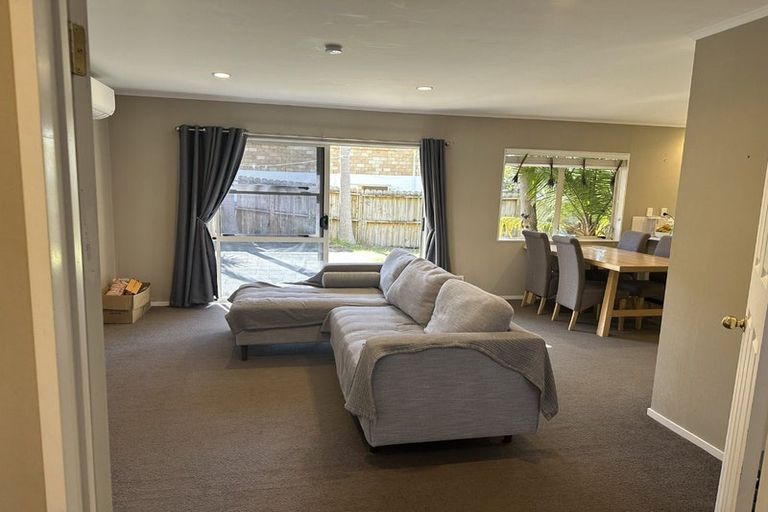 Photo of property in 2/16 Belgate Place, Somerville, Auckland, 2014