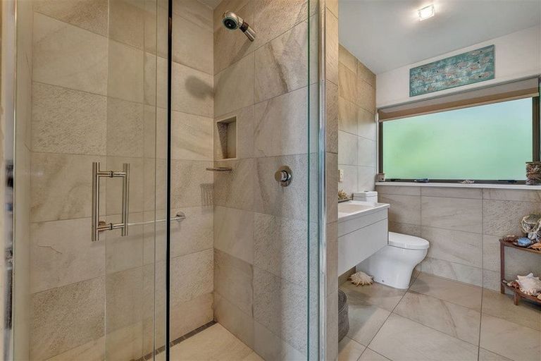 Photo of property in 12 Kereru Grove, Greenhithe, Auckland, 0632