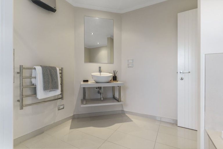 Photo of property in 1 Brinsworth Avenue, West Melton, 7618