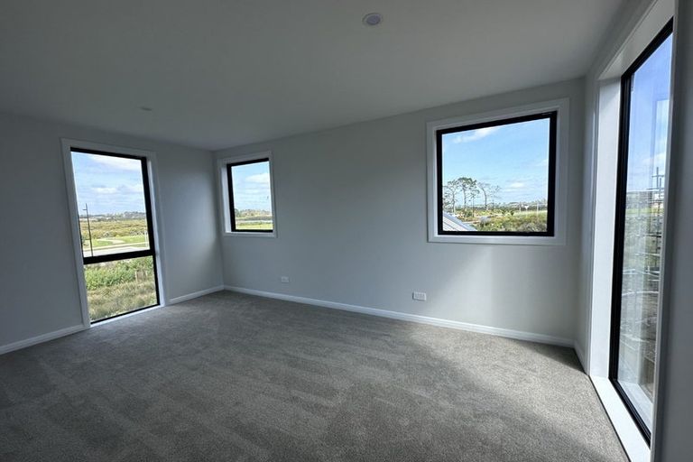 Photo of property in 3 Seagreen Avenue, Rosehill, Papakura, 2113
