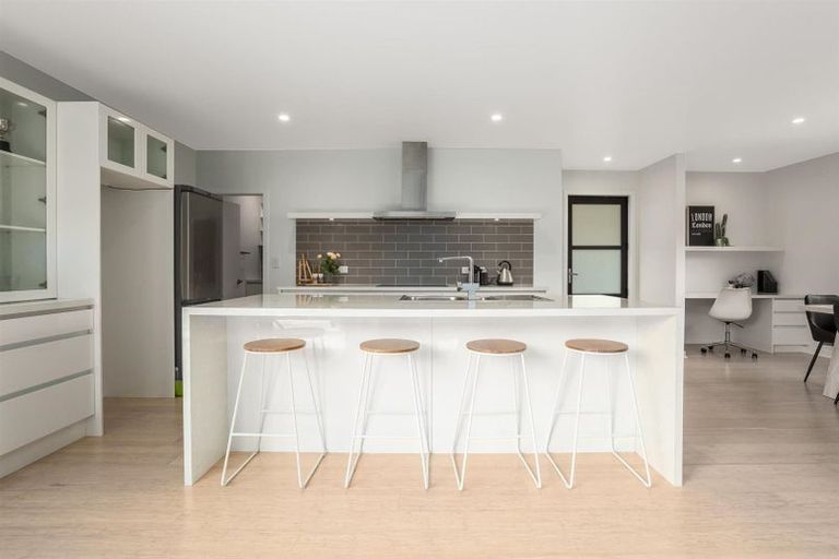 Photo of property in 120 Navigation Drive, Whitby, Porirua, 5024